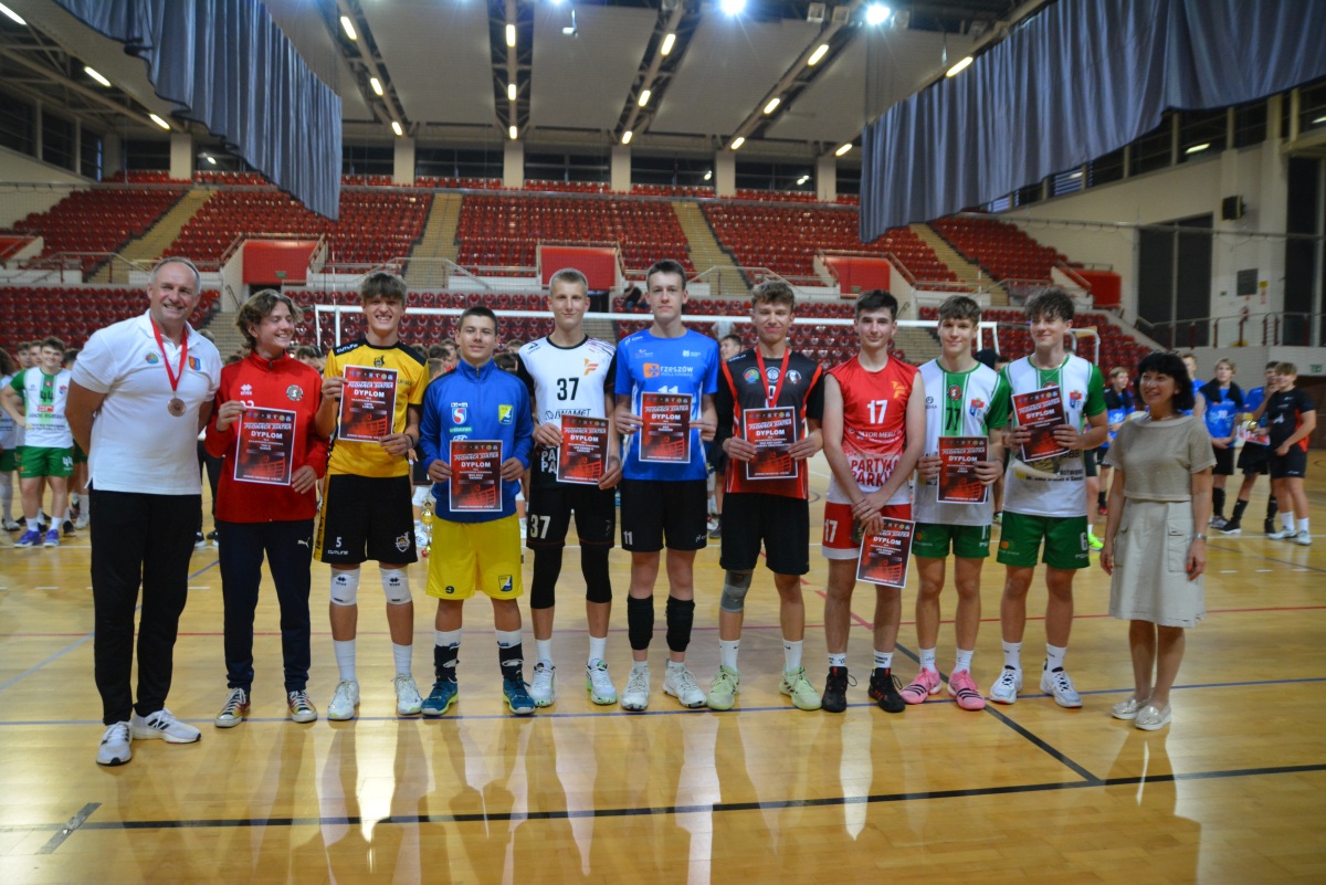 Najlepsi zawodnicy drużyn uczestniczących w turnieju oraz MVP turnieju.